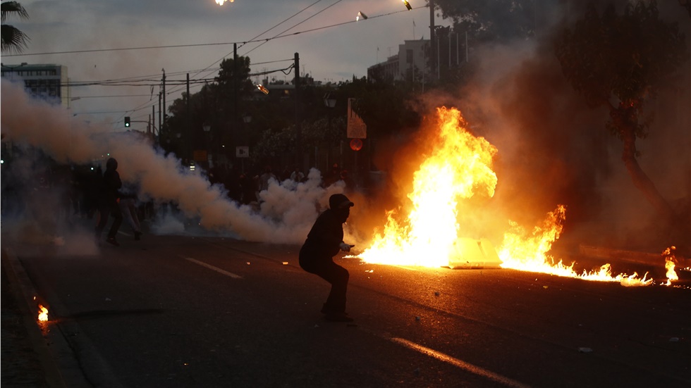 Σε δώδεκα ανήλθαν οι προσαγωγές για τα επεισόδια που σημειώθηκαν...