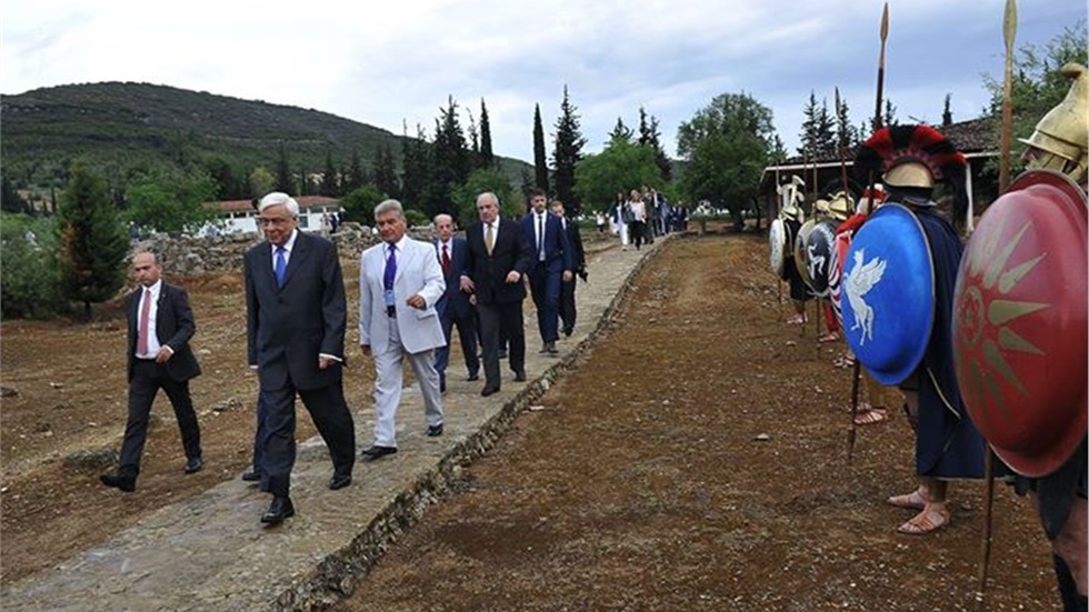 11 Ιουνίου 2016  Για καρτ ποσταλ... Αριστερα:Παυλόπουλος, Κουίκ...