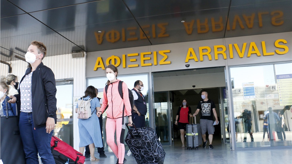 Διακόσιες τριάντα πέντε διεθνείς πτήσεις υποδέχεται σήμερα η...