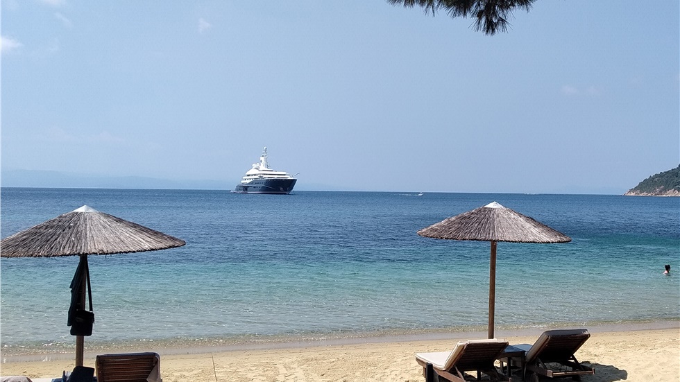 Σκιάθος: Για διακοπές έφθασε ο Σεΐχης του Κατάρ με την οικογένειά...