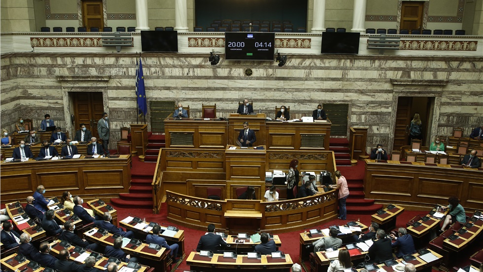 Βουλή: Την άρση της βουλευτικής ασυλίας τριών βουλευτών αποφάσισε...