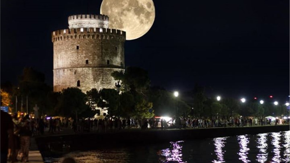 Σε τυραννά η Πανσέληνος σε παίρνει μακριά...  Του ΓΙΩΡΓΟΥ ΚΙΟΥΣΗ...