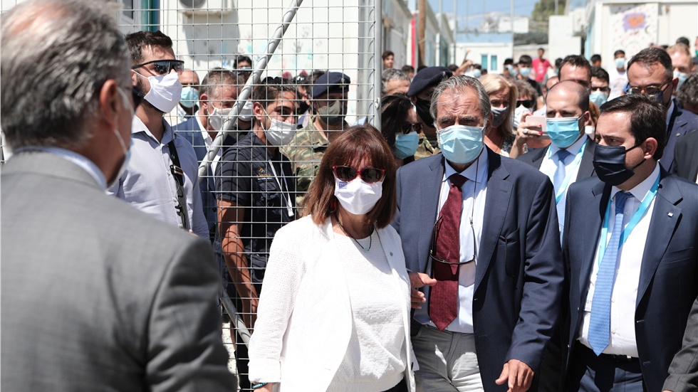 Στη Μυτιλήνη η Κ. Σακελλαρόπουλου, καλεί σε τήρηση των μέτρων...