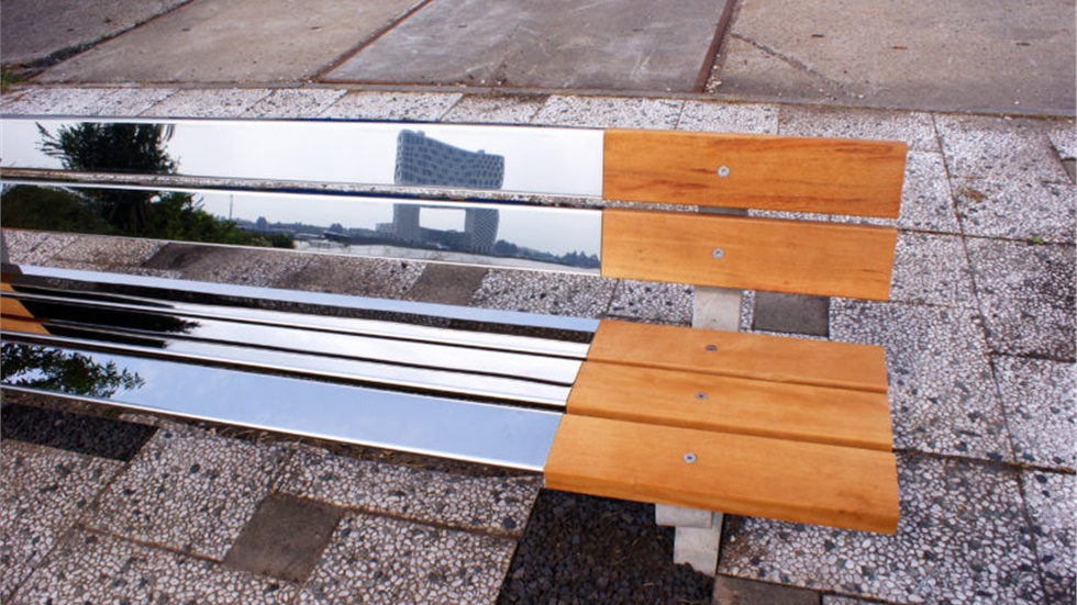 «Benched»: Ένα παγκάκι κοινωνικής αποστασιοποίησης σε καιρούς...