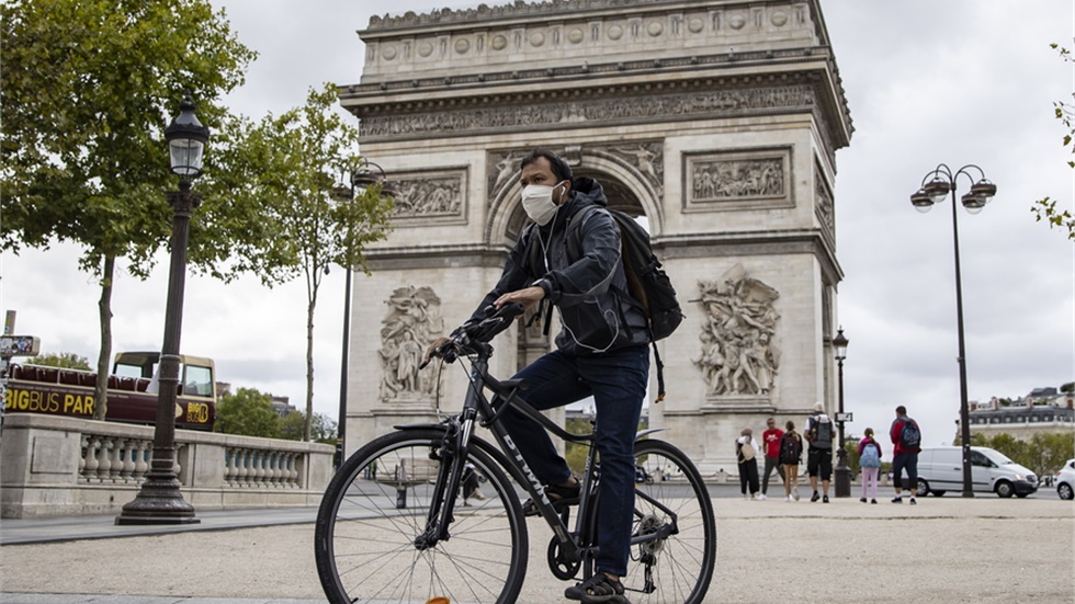 Επεκτείνεται σε πολλές μεγάλες πόλεις της Γαλλίας η υποχρεωτική...