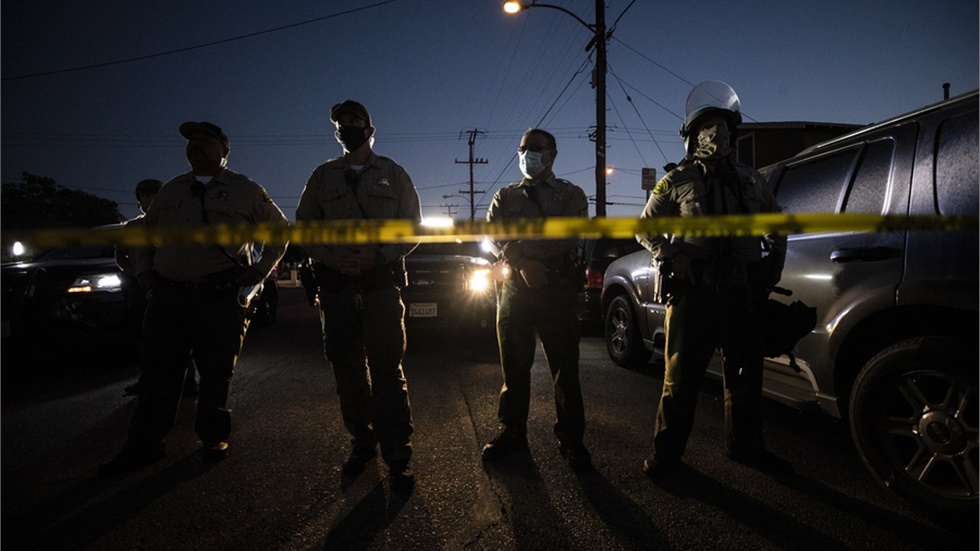 Ντόναλντ Τραμπ και Τζο Μπάιντεν αλληλοκατηγορούνται για τη βία,...