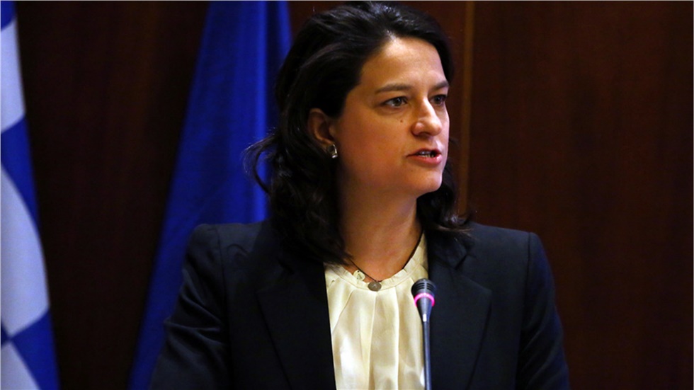 Επικοινωνία της Ν. Κεραμέως με την οικογένεια του 9χρονου μαθητή...