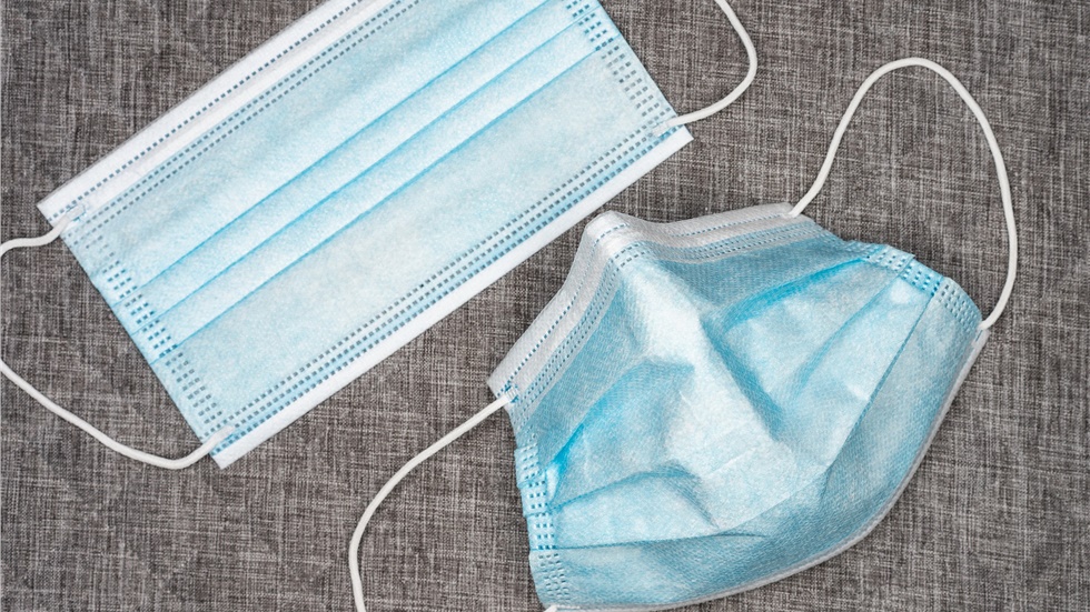 Σλοβακία: Υποχρεωτική η χρήση μάσκας σε εξωτερικούς χώρους καθώς...