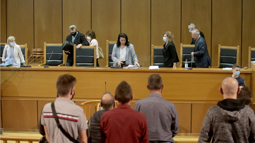 Δίκη Χρυσής Αυγής: Ισόβια στον Ρουπακιά και 13 χρόνια στα έξι...