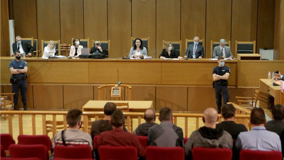 Δίκη Χρυσής Αυγής: Φάκελοι με φέιγ βολάν εστάλησαν στο γραφείο...