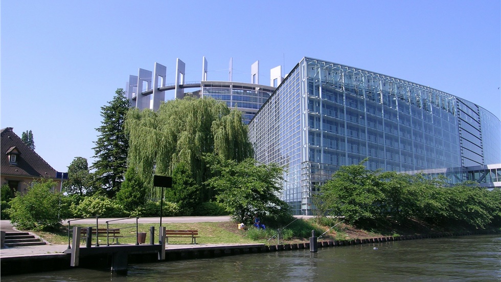 Το Ευρωπαϊκό Κοινοβούλιο τάχθηκε υπέρ μιας αυστηρής ρύθμισης...