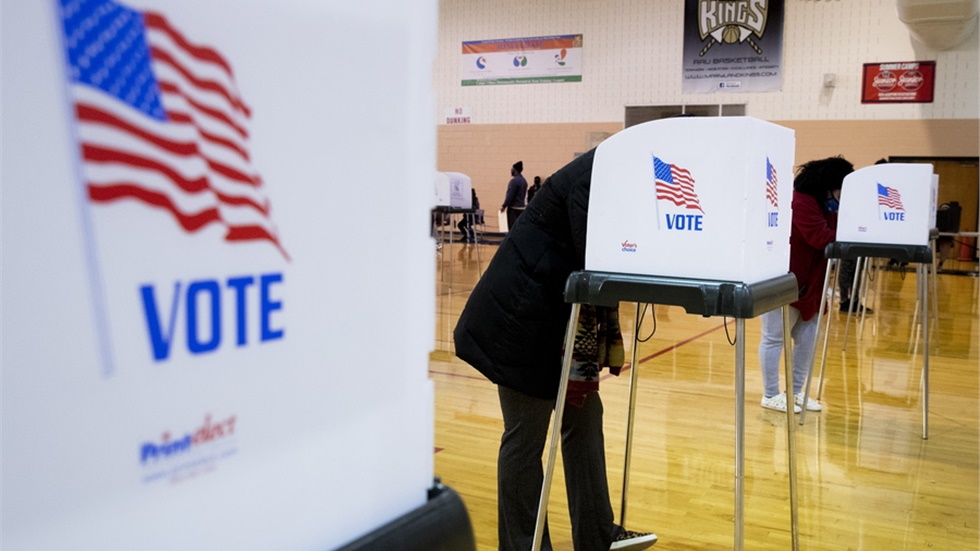 ΗΠΑ: Τι δείνουν οι δημοσκοπήσεις λίγο πριν την «τελική μάχη»...