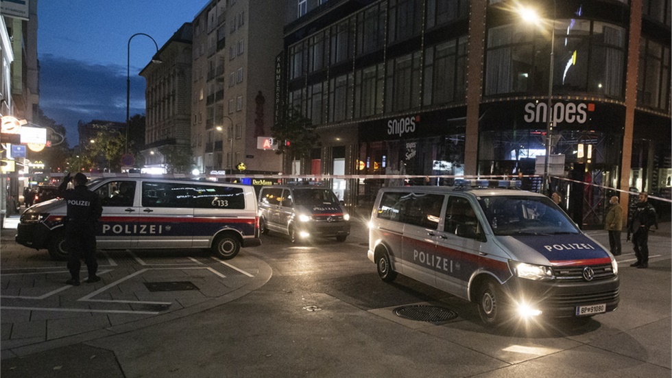 ΥΠΕΞ: Στεκόμαστε ενωμένοι απέναντι στο μίσος και την τρομοκρατία	