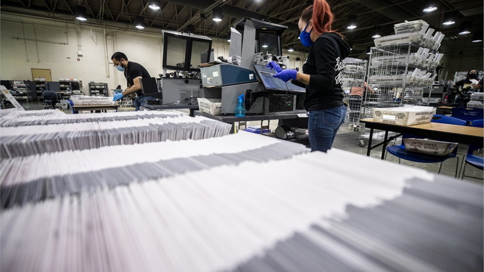 Τραμπ ή Μπάιντεν; Οι Αμερικανοί προσέρχονται σήμερα στις κάλπες...