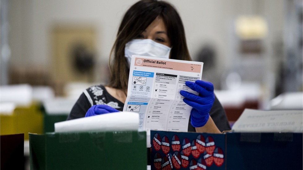 Εκλογές ΗΠΑ: Ανοίγουν τα εκλογικά τμήματα