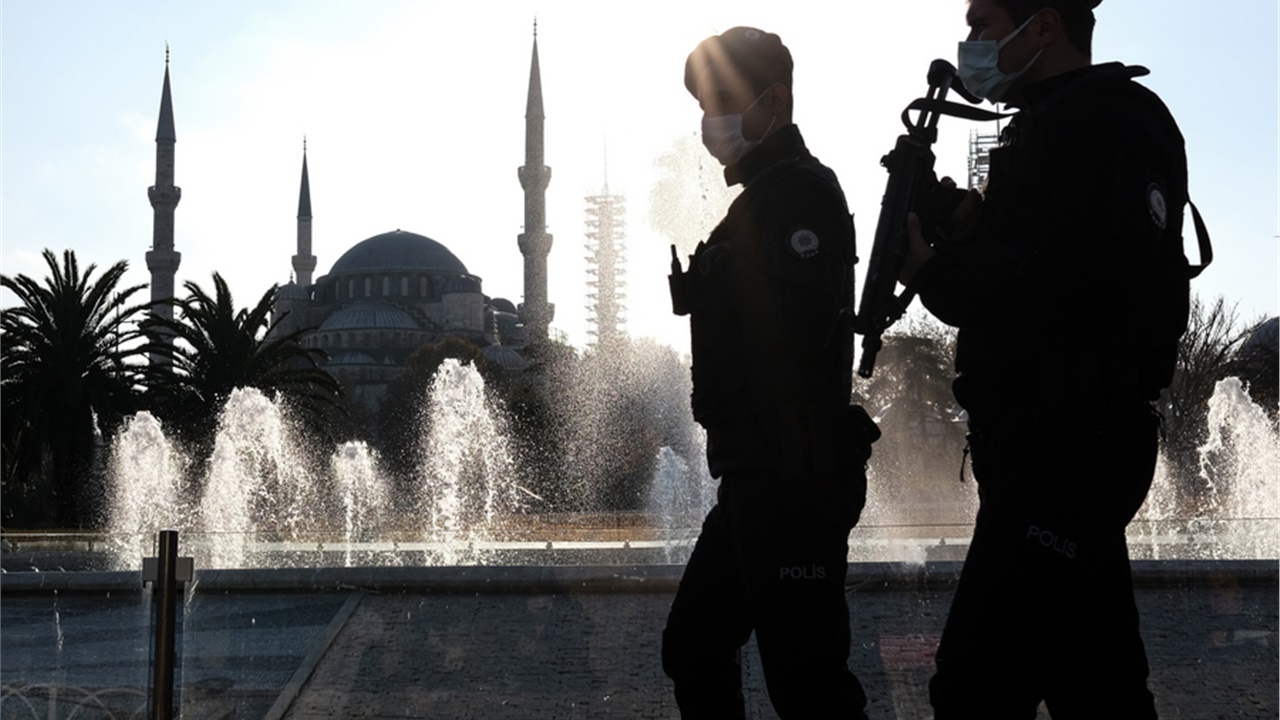 Τουρκία: Οι αρχές διέταξαν τη σύλληψη 304 στελεχών των ενόπλων...