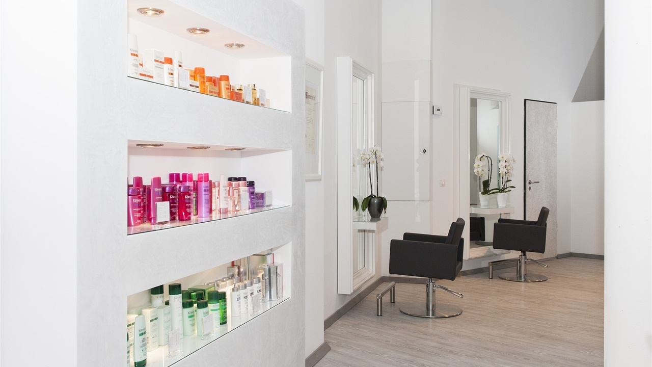 Λειτουργούν από σήμερα βιβλιοπωλεία, κομμωτήρια, κουρεία και...