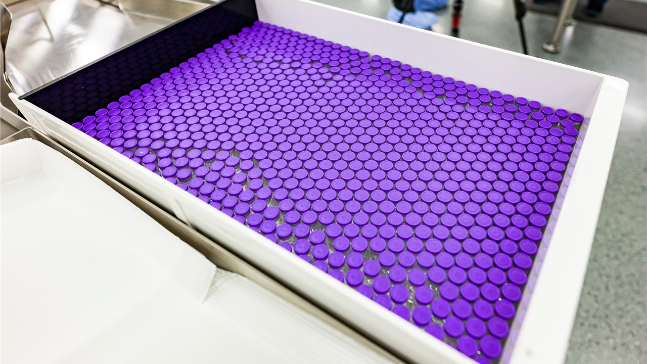 Εσωτερικό έγγραφο αποκαλύπτει πόσο κοστίζει στην ΕΕ το εμβόλιο...