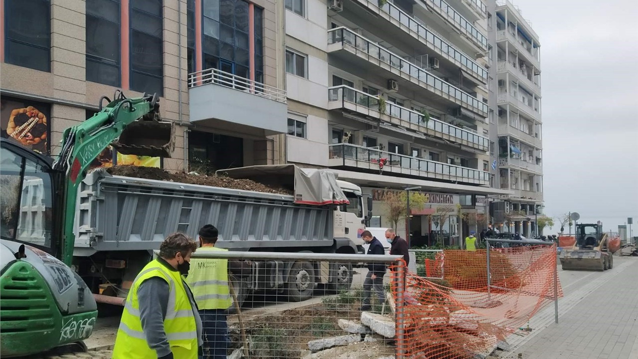 Θεσσαλονίκη: Υπόγειοι κάδοι απορριμμάτων τοποθετούνται στο ιστορικό...