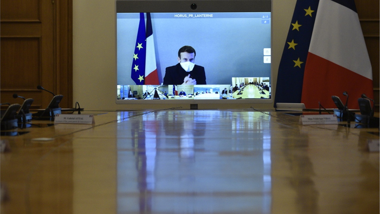 Σταθερή η κατάσταση της υγείας του Εμανουέλ Μακρόν, ανέφερε η...