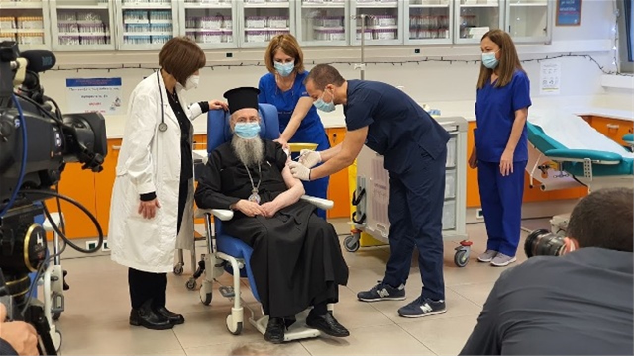 Ο Μητροπολίτης Ναυπάκτου εξηγεί γιατί εμβολιάστηκε