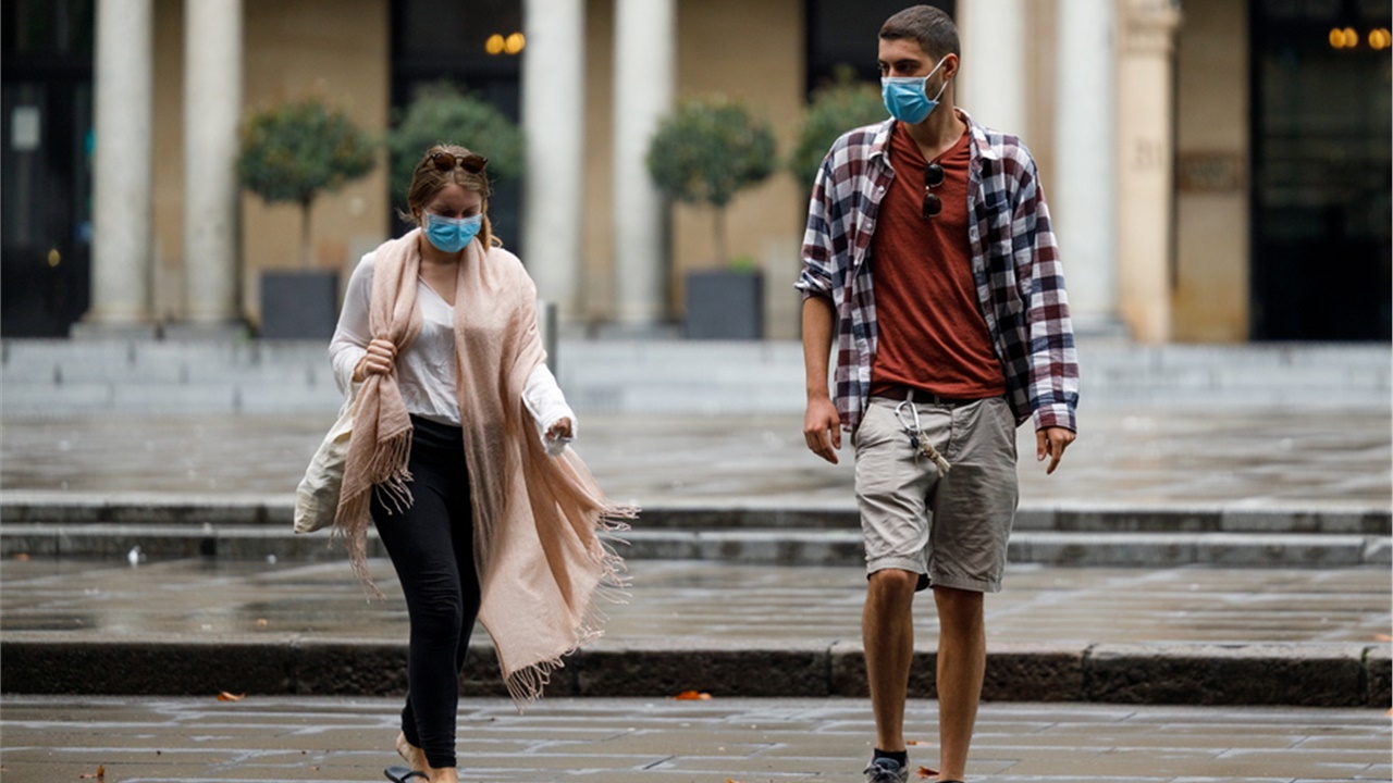 Covid-19: Lockdown και περιορισμοί επιστρέφουν σε όλο τον κόσμο...