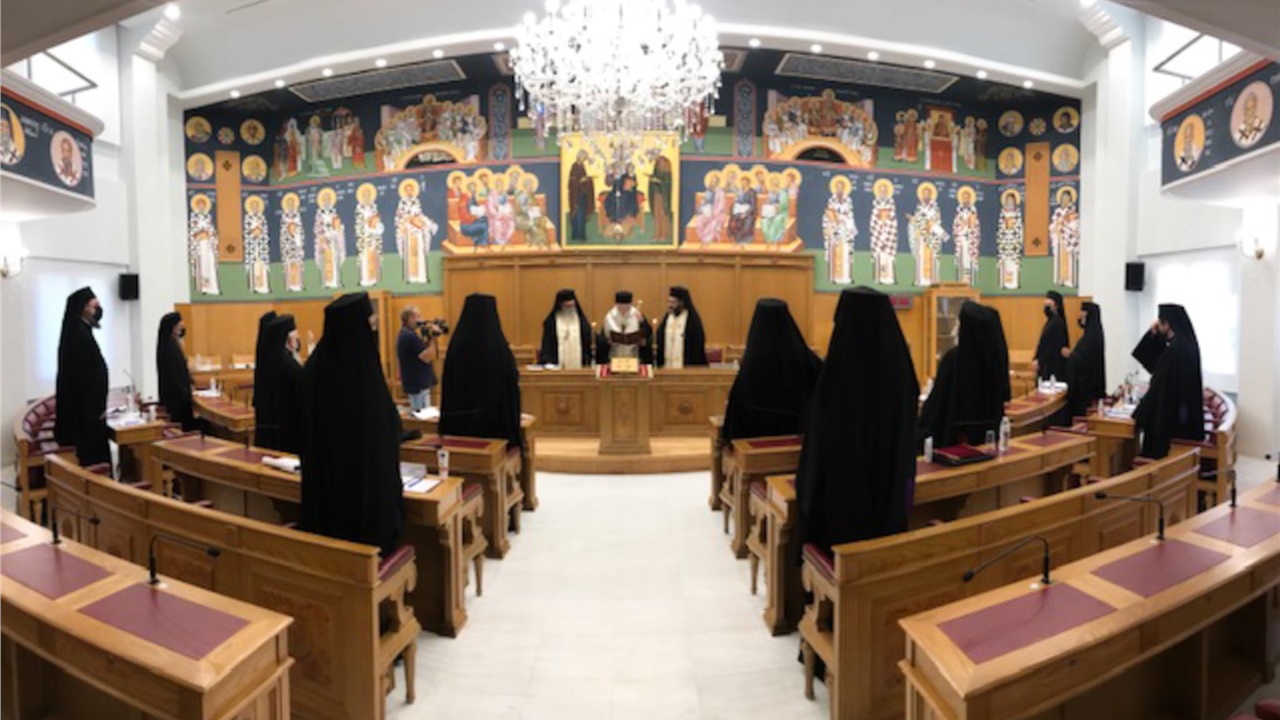 Η Ιερά Σύνοδος κατά της απόφασης της κυβέρνησης να απαγορεύσει...