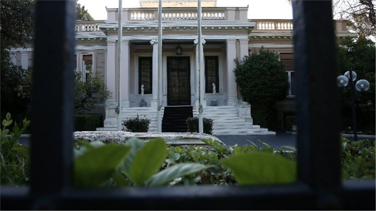 Κυβέρνηση προς Εκκλησία: Ο νόμος δεν μπορεί να εφαρμόζεται κατά...