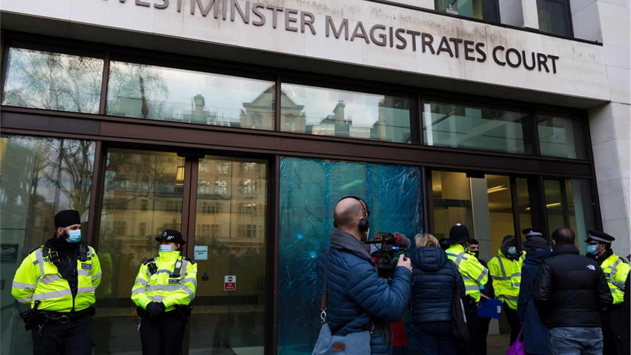 Η βρετανική δικαιοσύνη αποφάσισε κατά της αποφυλάκισης με εγγύηση...