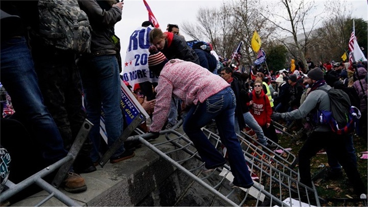 Παγκόσμιες αντιδράσεις για τα γεγονότα στις ΗΠΑ - Η «αμερικανική...