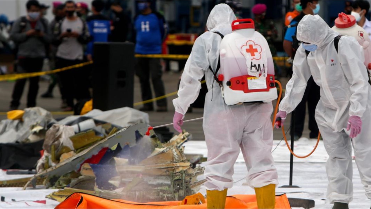 Ινδονησία: Εντοπίστηκαν τα μαύρα κουτιά του Boeing 737-500