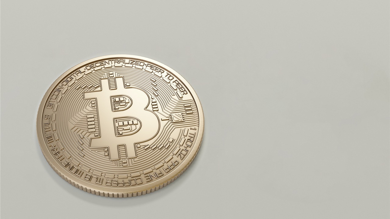 Ρυθμιστικό πλάσιο για το bitcoin ζήτησε η Κριστίν Λαγκάρντ