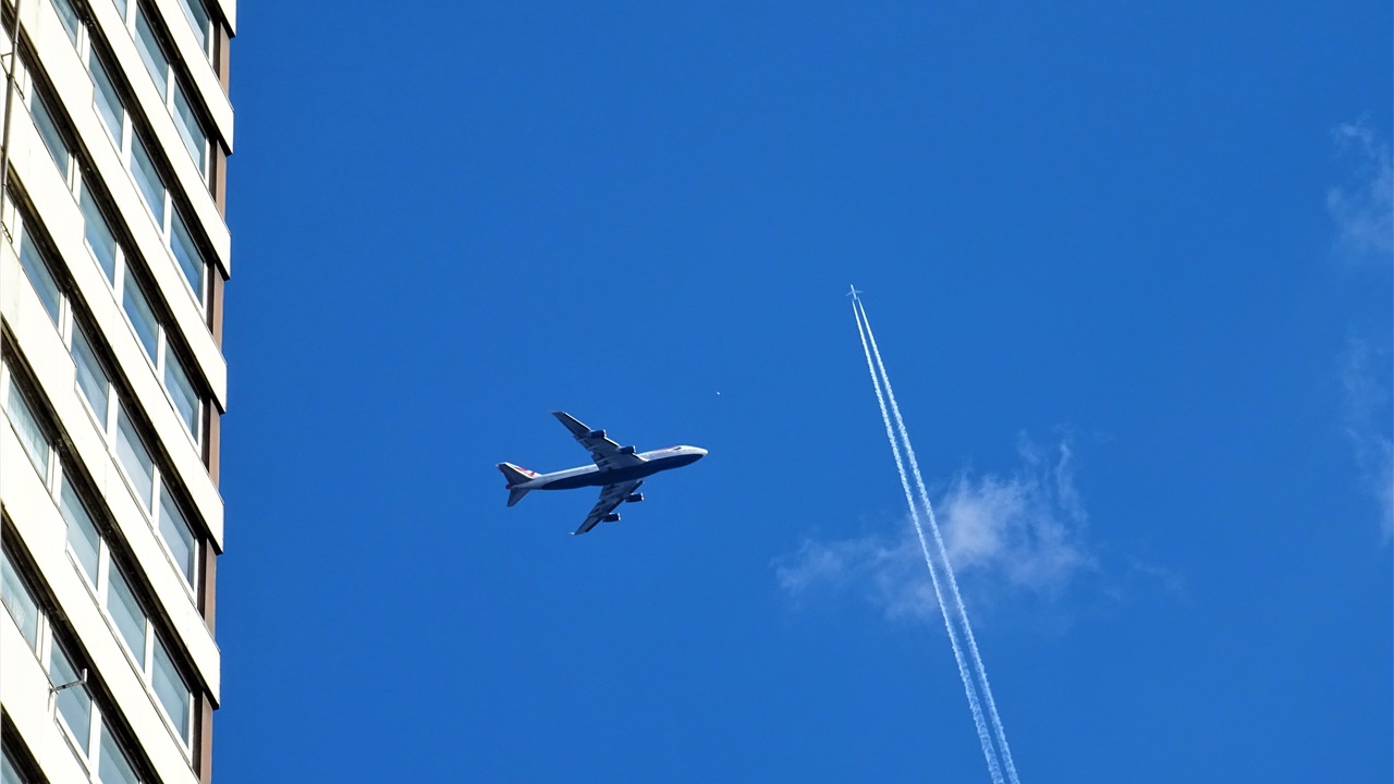 «Βουτιά» 60% της παγκόσμιας αεροπορικής κίνησης το 2020 εξαιτίας...