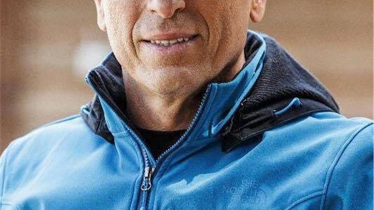 Αφιερωμένο στον φίλο Αντώνη Συκάρη που γιορτάζει σήμερα!  Ο Έλληνας...