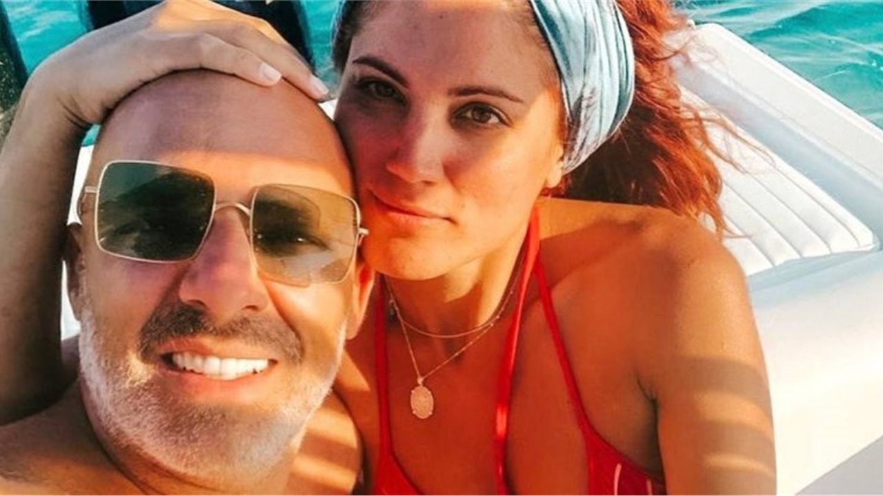 Νίκος Μουτσινάς και Μαίρη Συνατσάκη υπέγραψαν σύμφωνο συμβίωσης