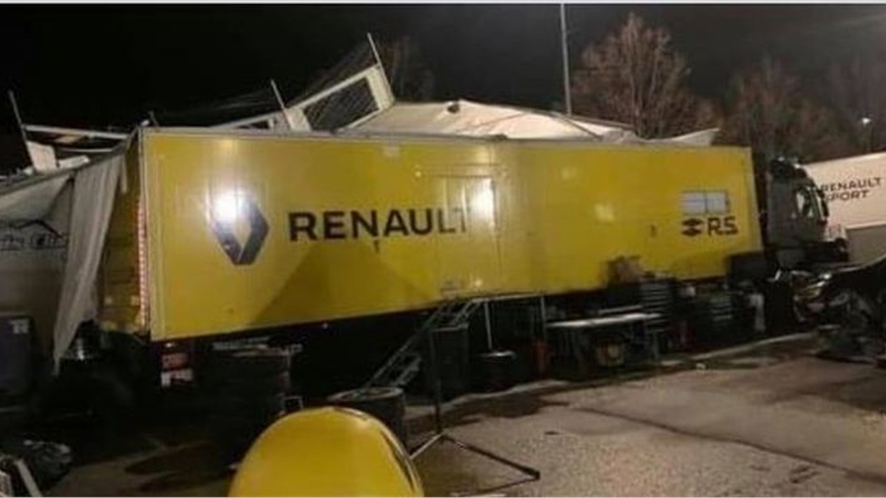 ΕΚΤΑΚΤΟ: Θυελλώδεις άνεμοι κατέστρεψαν το Service park στο Rally...