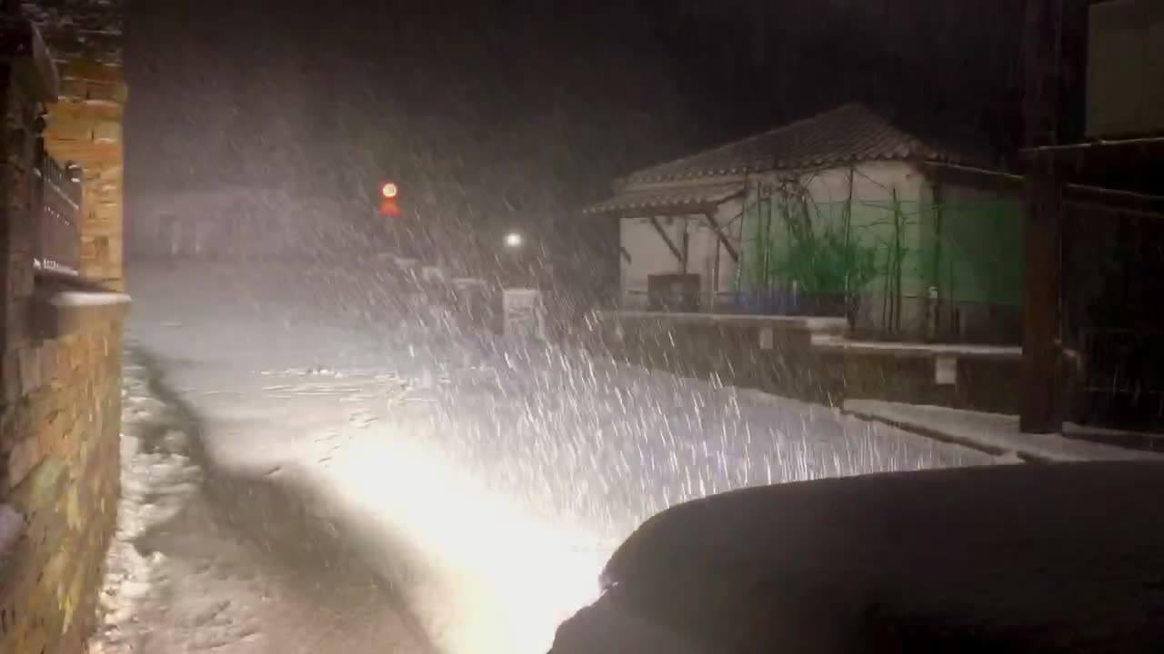 Σε εξέλιξη σφοδρή Χιονοκαταιγίδα την ώρα αυτή στις κορυφές της...