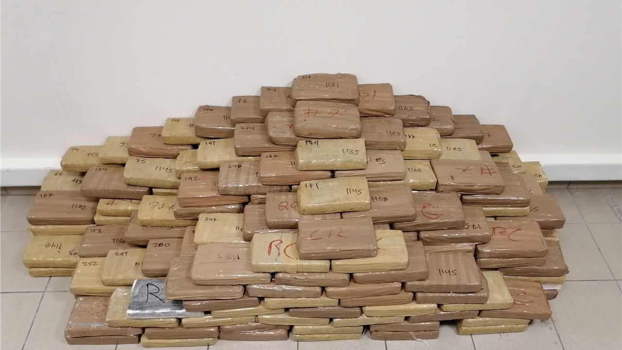 Θεσσαλονίκη: Πάνω από 320 κιλά καθαρής κοκαΐνης κατέσχεσαν οι...