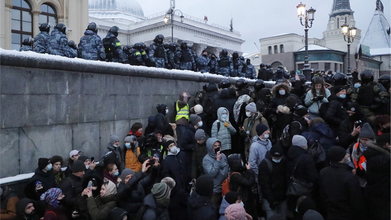 Ρωσία: Πάνω από 5,300 συλλήψεις διαδηλωτών που ζητούσαν την απελευθέρωση...