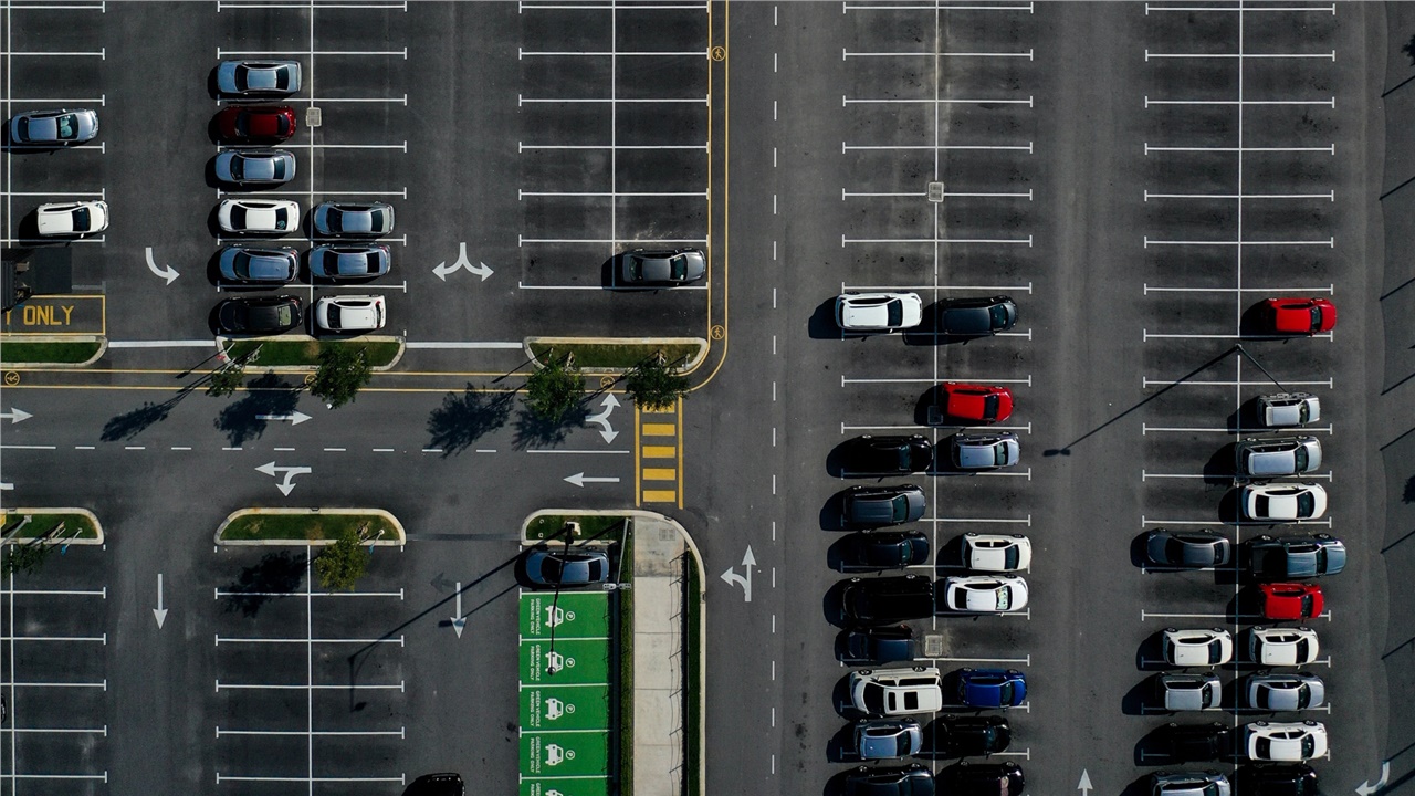 Αυξάνονται οι πωλήσεις των οικολογικών αυτοκινήτων