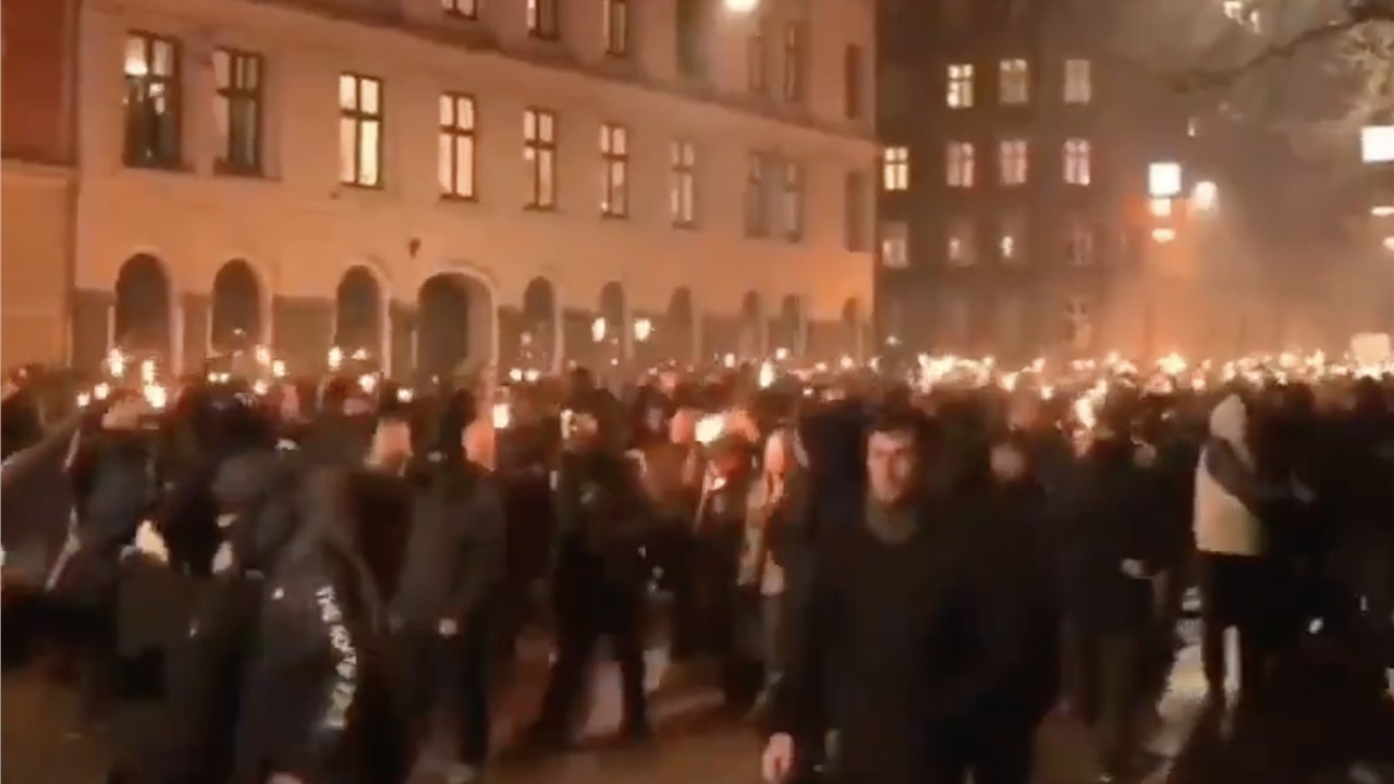 Δανία: Εκατοντάδες διαδήλωσαν στην Κοπεγχάγη κατά των περιοριστικών...