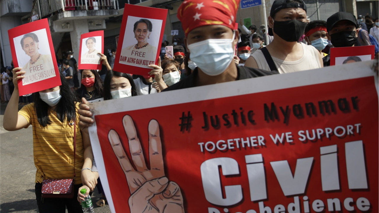 Μιανμάρ: Η στρατιωτική χούντα υπόσχεται νέες βουλευτικές εκλογές,...