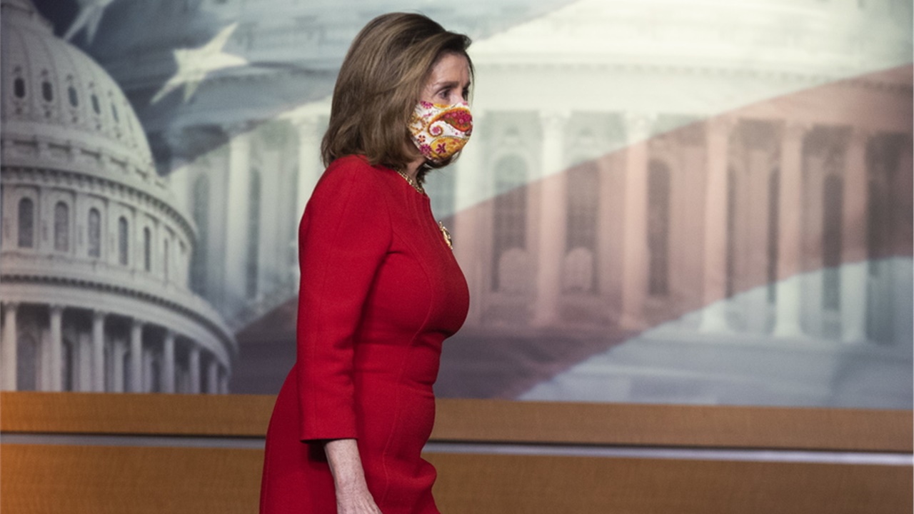 ΗΠΑ: Η Πελόσι κατέθεσε νομοσχέδιο για την απονομή χρυσών μεταλλίων...