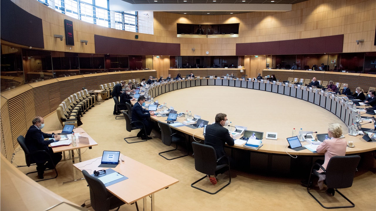 Επιπλέον 200 εκατομμύρια δόσεις από το εμβόλιο BioNTech/Pfizer...