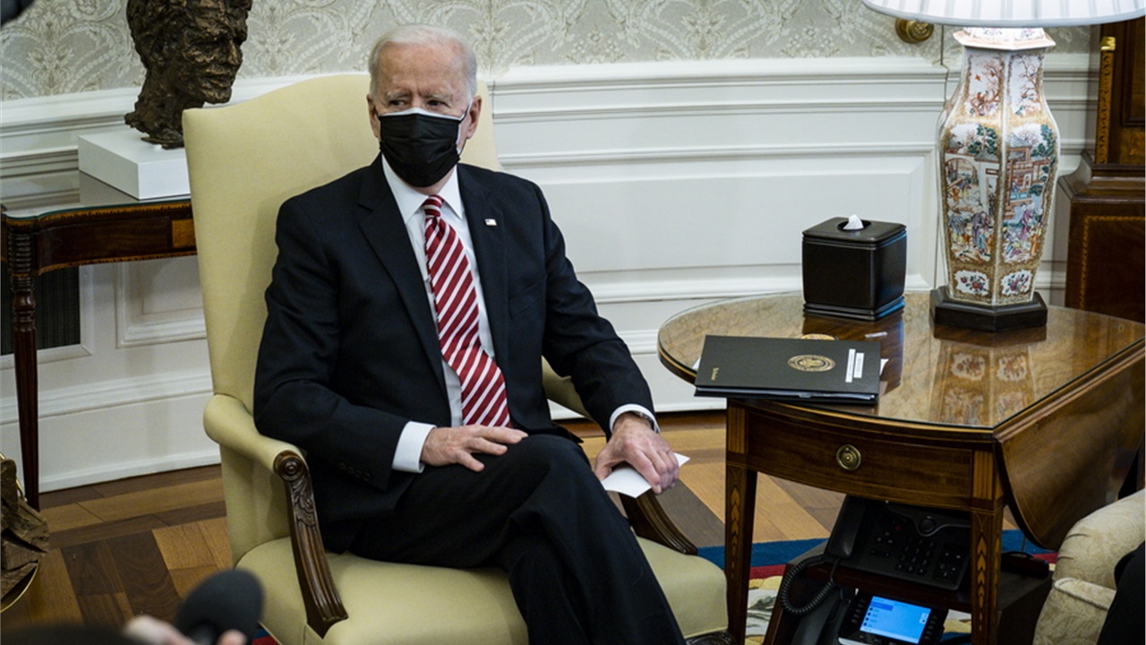 Τέσσερα δισ. δολάρια για το πρόγραμμα COVAX θα υποσχεθεί ο Τζο...