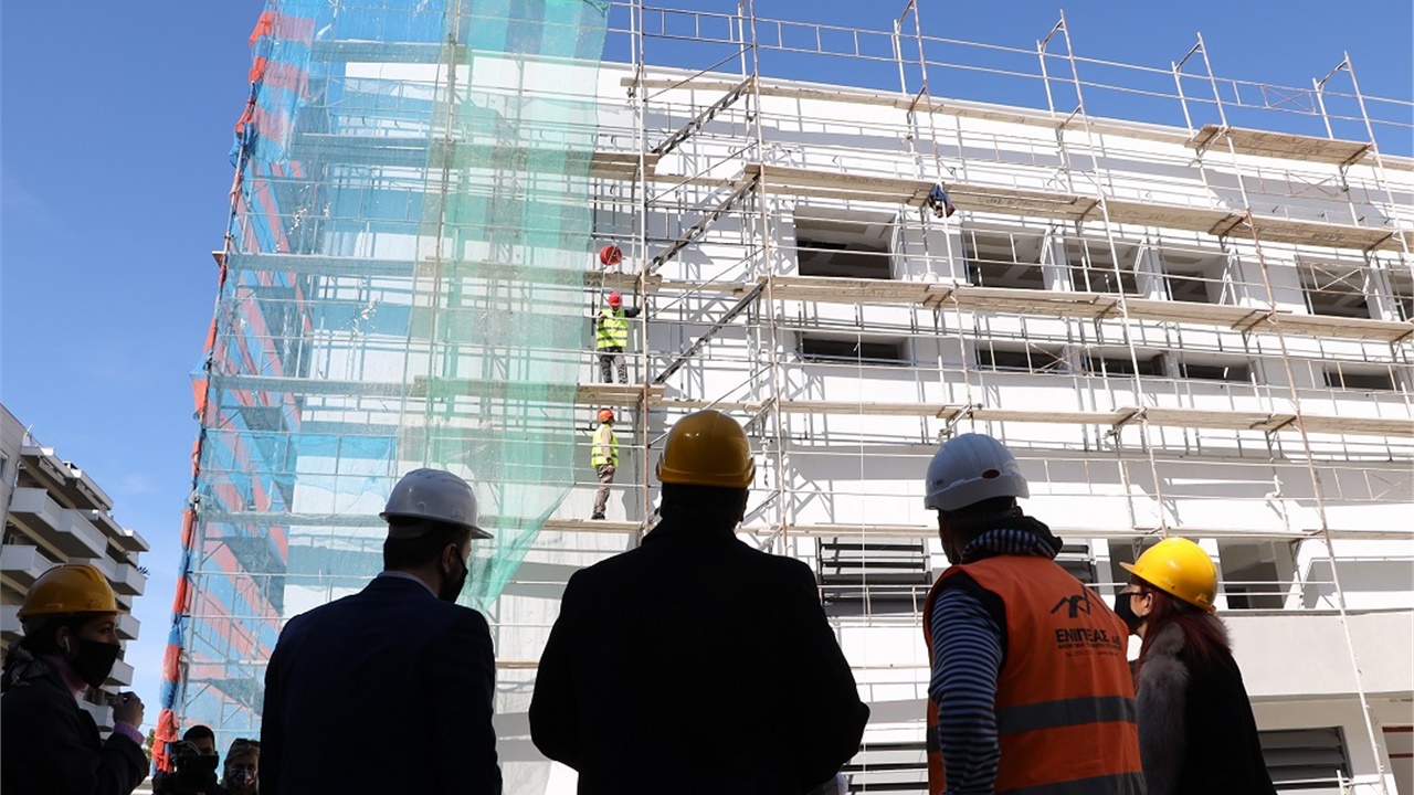 Αυτοψία του Απόστολου Τζιτζικώστα στις εργασίες ανέγερσης του...