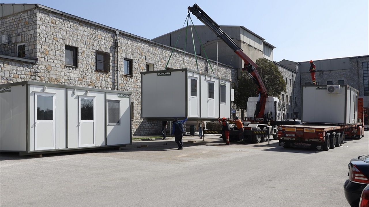 Σαράντα οικίσκους για τη διενέργεια τεστ κορονοϊού στα νοσοκομεία...