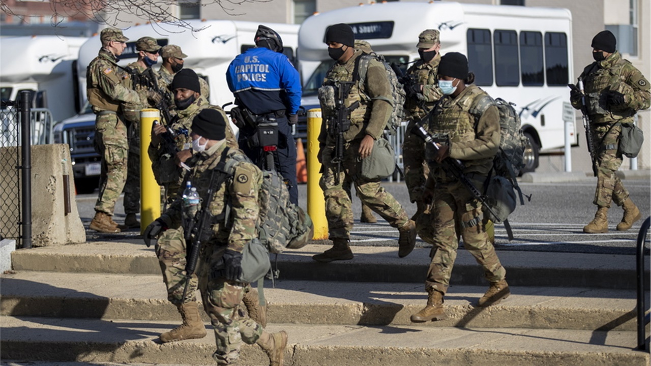 ΗΠΑ: Ενισχυμένα τα μέτρα ασφαλείας στο Καπιτώλιο, αίτημα της...