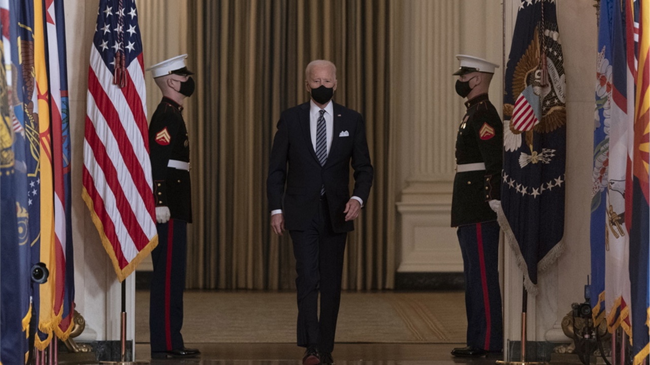 Η κυβέρνηση Μπάιντεν σκληραίνει τη στάση της στις εξαγωγές υλικού...