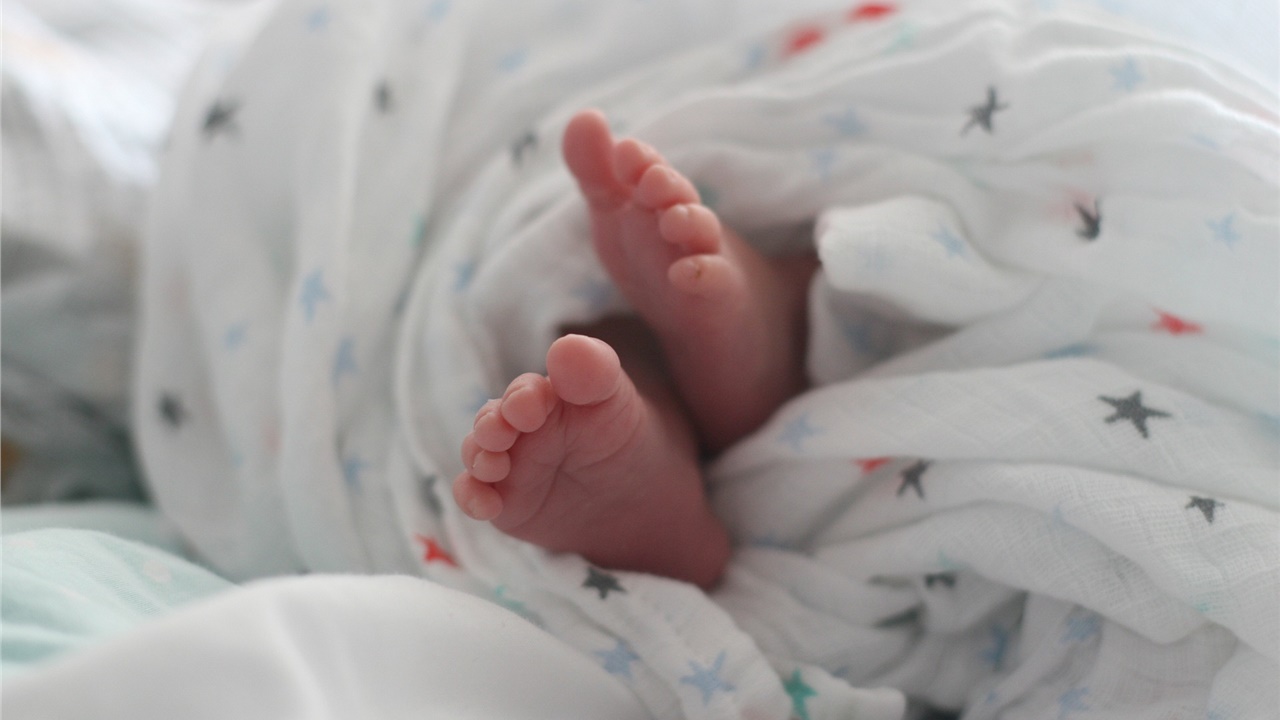 Μείωση των γεννήσεων την περίοδο της πανδημίας δείχνουν τα στοιχεία...